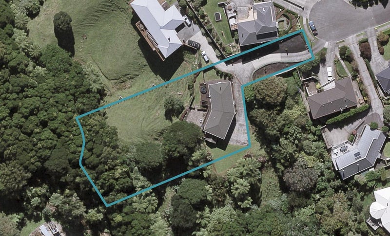 9 Larsen Place, Merrilands, New Plymouth - Carousel 1