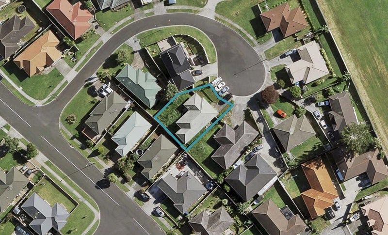 7 Derryveagh Lane, Weymouth, Auckland - Carousel 1