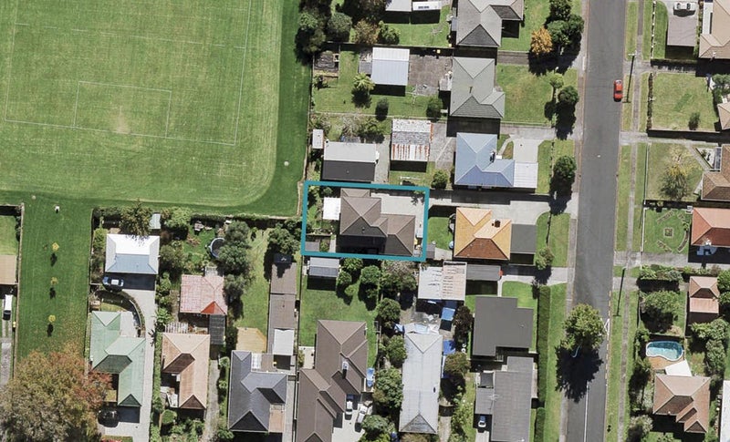 2A Peachgrove Road, Te Atatu Peninsula, Auckland - Carousel 1