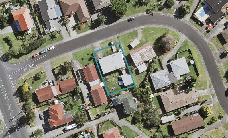 3 Frank Evans Place, Henderson, Auckland - Carousel 1