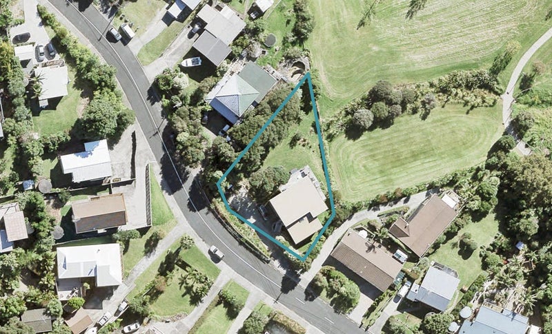 16 Rimu Road, Stanmore Bay, Whangaparaoa - Carousel 1