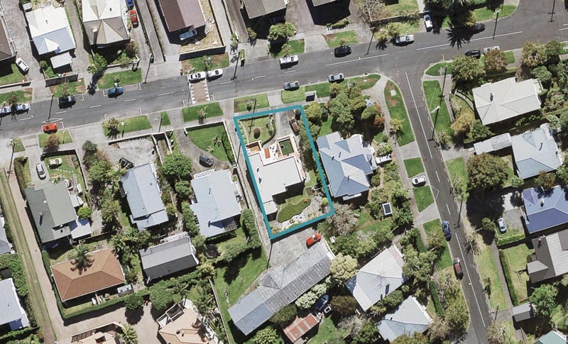 21 Seaview Terrace, Mount Albert, Auckland - Carousel 1