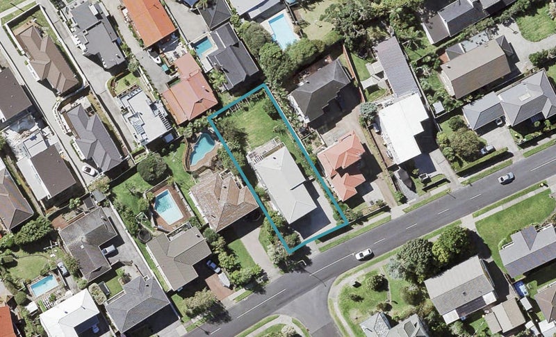 8 Sea Spray Drive, Bucklands Beach, Auckland - Carousel 1