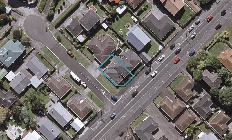 82 Tukapa Street, Westown, New Plymouth - Carousel 1