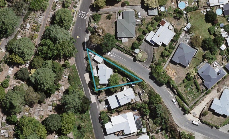 51 Chaucer Road South, Hospital Hill, Napier - Carousel 1