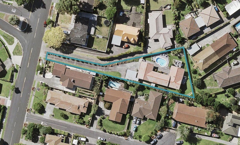 67 Glenmore Road, Sunnyhills, Auckland - Carousel 1