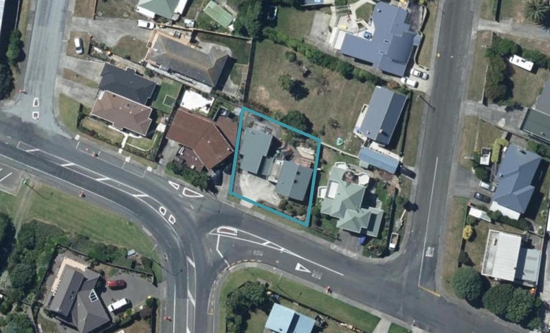 14 Bay Drive, Titahi Bay, Porirua - Carousel 1