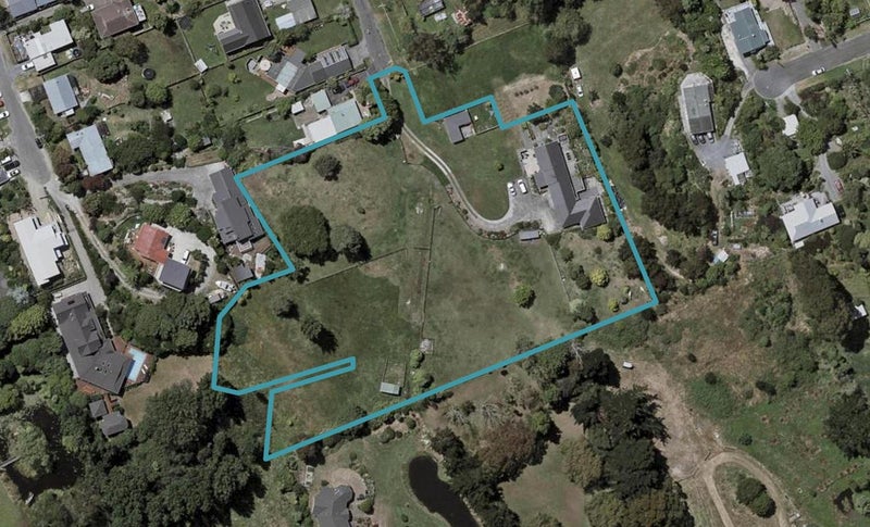 24 Kokako Road, Otaihanga, Paraparaumu - Carousel 1