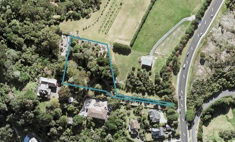 1136 Whangaparaoa Road, Tindalls Beach, Whangaparāoa - Carousel 1