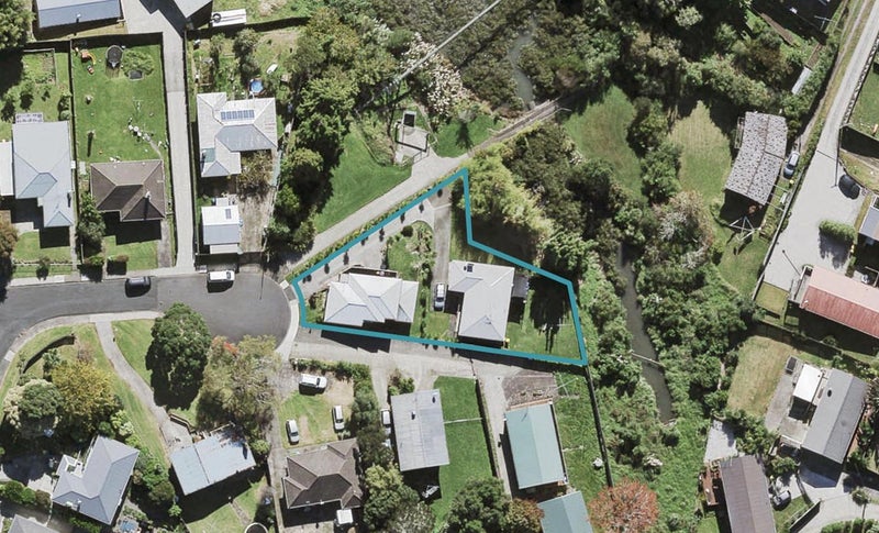 16 Aronui Terrace, Kelston, Auckland - Carousel 1