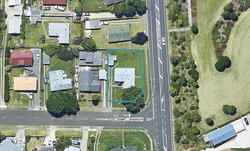 1 James Cook Drive, Welcome Bay, Tauranga - Carousel 1