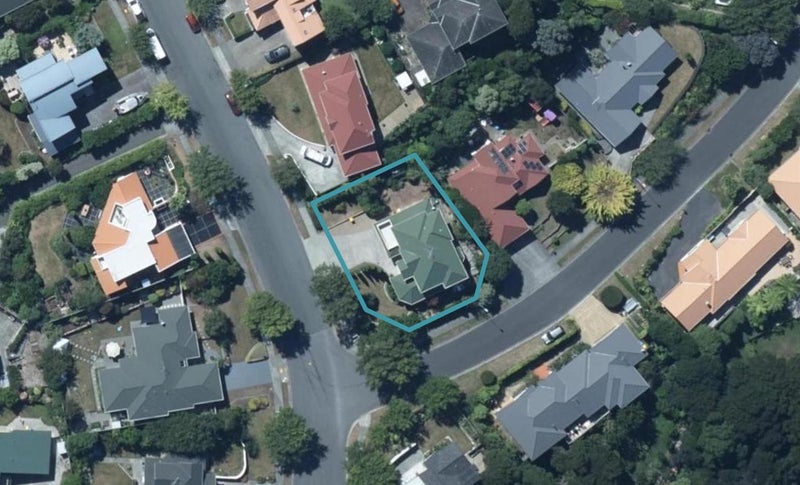 33 Samwell Drive, Whitby, Porirua - Carousel 1