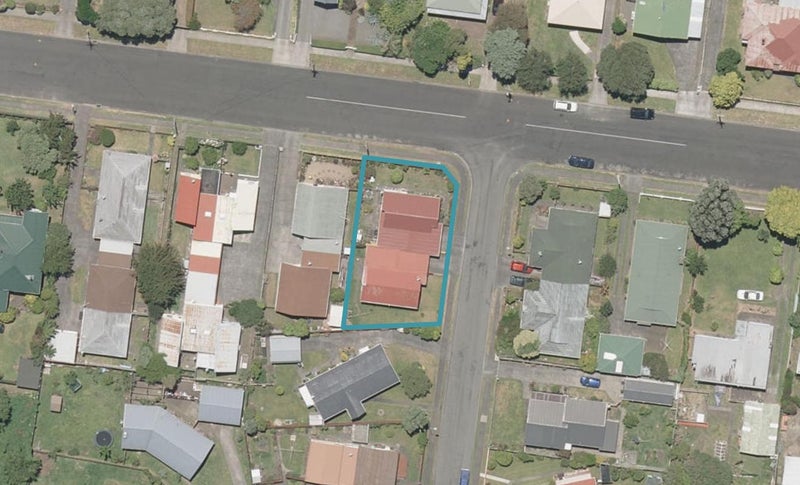 2A Saunders Place, Gonville, Whanganui - Carousel 1