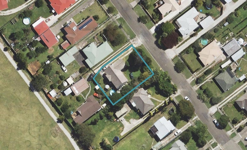 10 Turenne Street, Inner Kaiti, Gisborne - Carousel 1