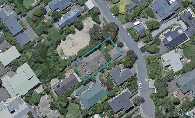 18 Lochiel Road, Khandallah, Wellington - Carousel 1