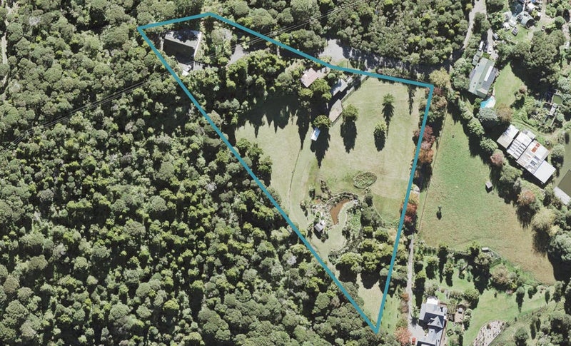 14 Hayes Road, Henderson Valley, Auckland - Carousel 1