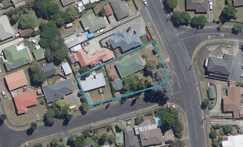 2 Somme Crescent, Hillcrest, Hamilton - Carousel 1