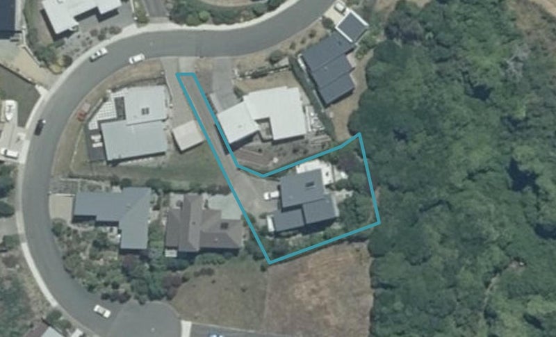 8 Heemskerck Place, Britannia Heights, Nelson - Carousel 1