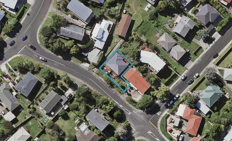27 Tonkin Drive, Sunnynook, Auckland - Carousel 1