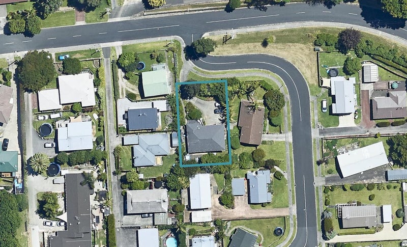 2 Ferndown Close, Brookfield, Tauranga - Carousel 1