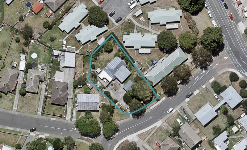 305 Lowe Street, Camberley, Hastings - Carousel 1