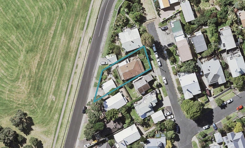78 Wairoa Road, Narrow Neck, Auckland - Carousel 1