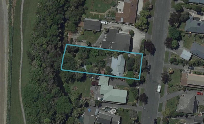 106 Warren Crescent, Hillmorton, Christchurch - Carousel 1