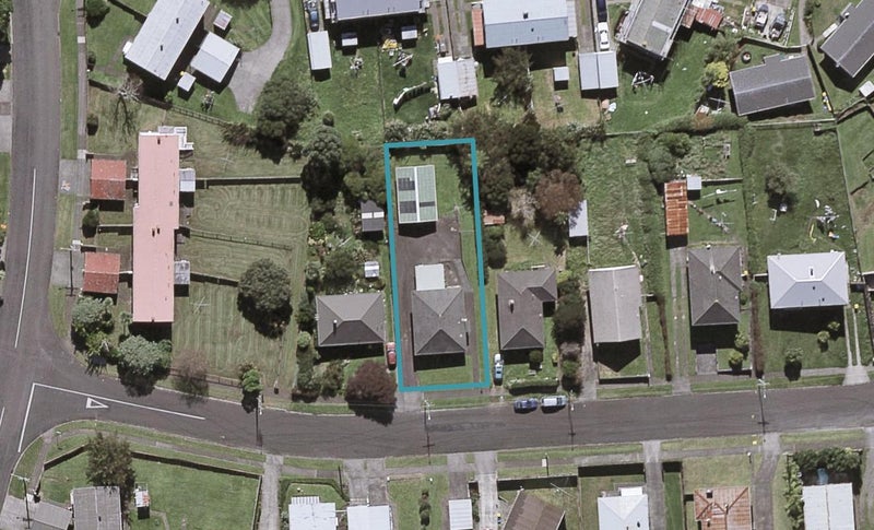 7 Banks Street, Marfell, New Plymouth - Carousel 1