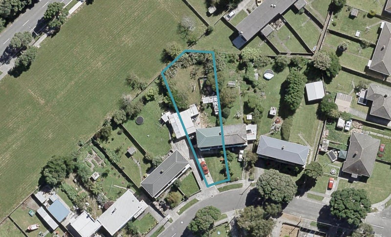 49 Durham Crescent, Fairfield, Lower Hutt - Carousel 1