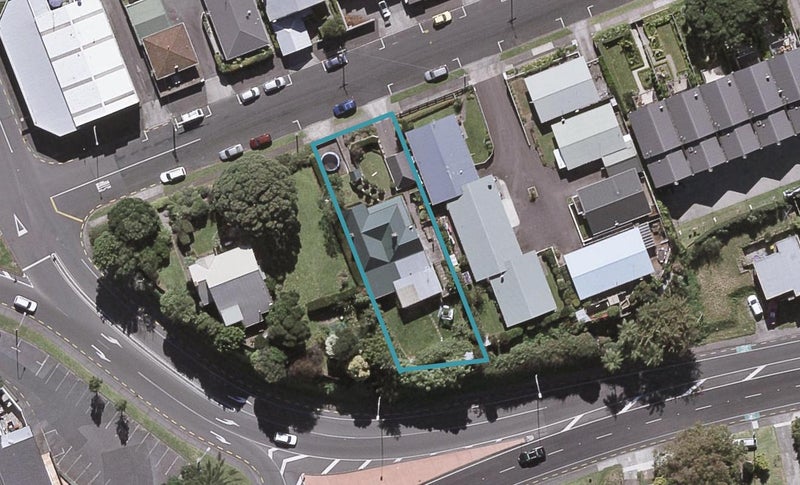 240 Courtenay Street, Strandon, New Plymouth - Carousel 1