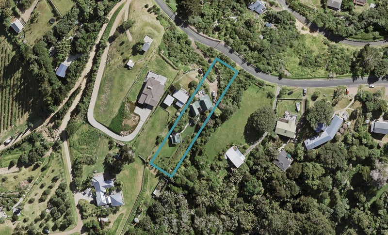 411 Sea View Road, Onetangi, Waiheke Island - Carousel 1