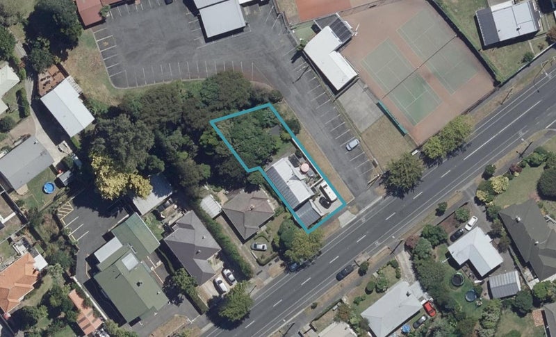 70 Maeroa Road, Maeroa, Hamilton - Carousel 1