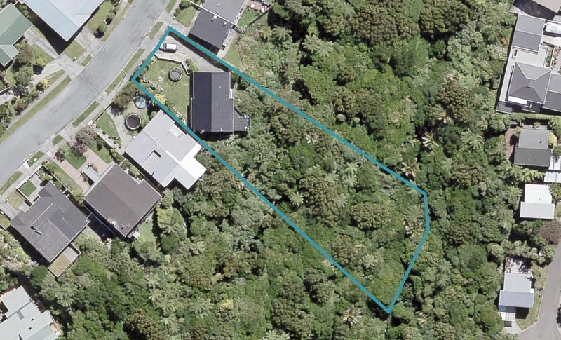 12 Camellia Terrace, Maungaraki, Lower Hutt - Carousel 1