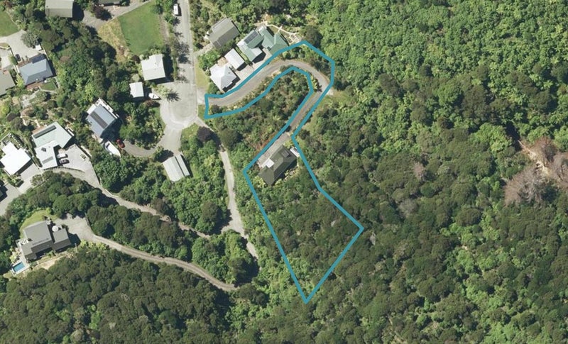 26 Amelia Crescent, Waikawa, Picton - Carousel 1