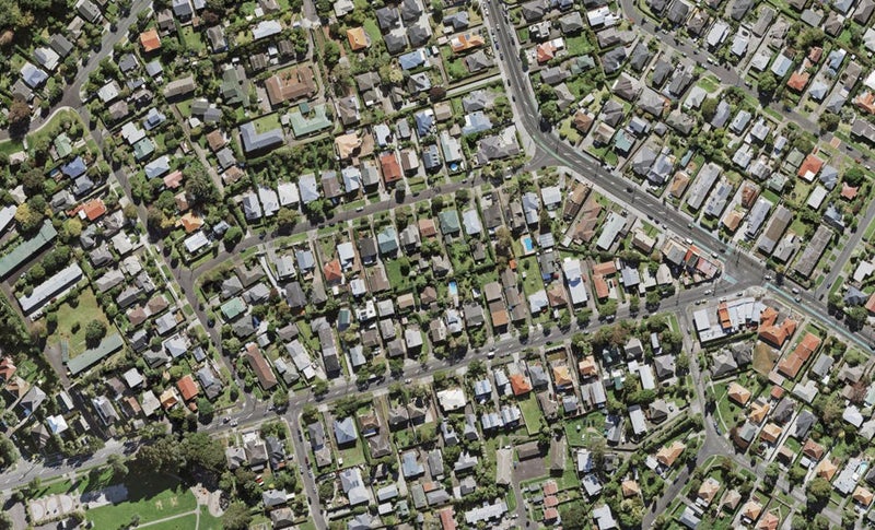 2/14 Highland Road, Mount Albert, Auckland - Carousel 1