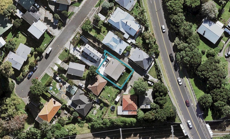 12A Amandale Avenue, Mount Albert, Auckland - Carousel 1