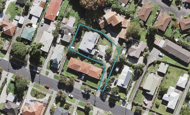 33 Miro Street, New Lynn, Auckland - Carousel 1