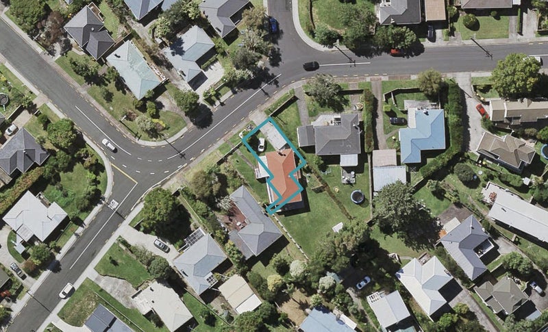 8A Trinidad Road, Sunnynook, Auckland - Carousel 1
