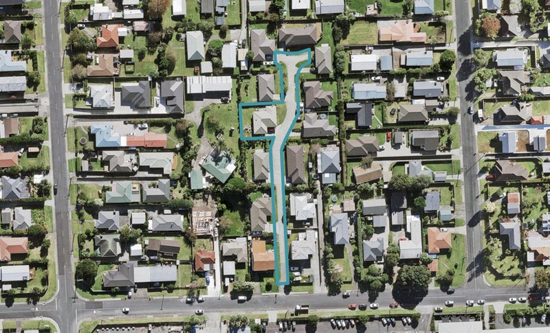 8A Totara Road, Te Atatu Peninsula, Auckland - Carousel 1