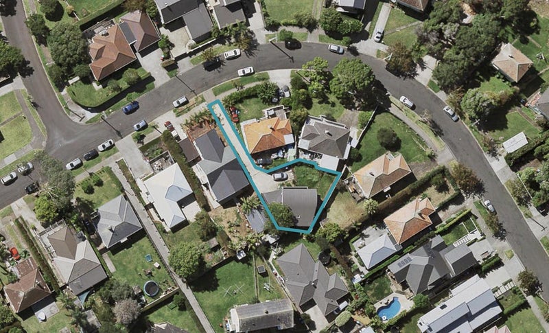 52A Tahapa Crescent, Meadowbank, Auckland - Carousel 1