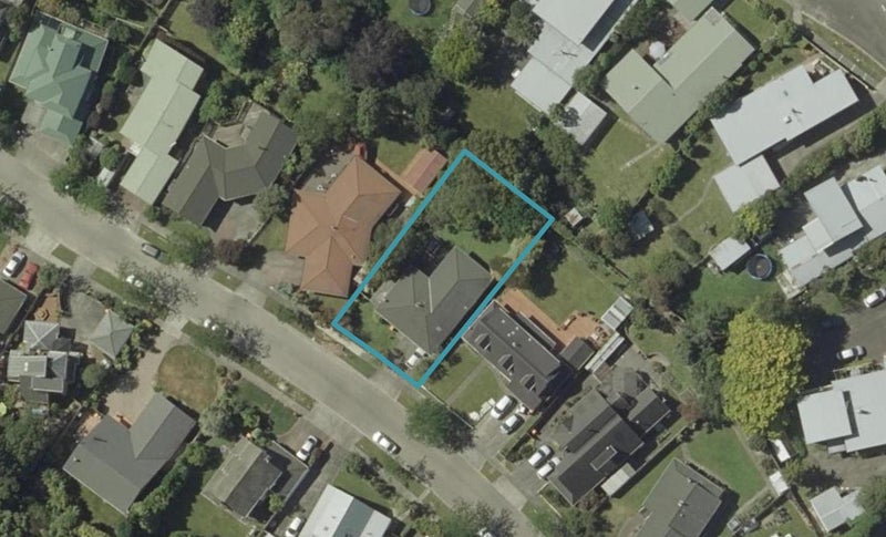 18 Heathcote Place, Fitzherbert, Palmerston North - Carousel 1