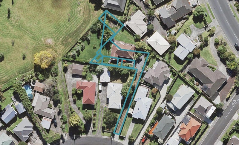 4/13 Chilcott Road, Henderson, Auckland - Carousel 1