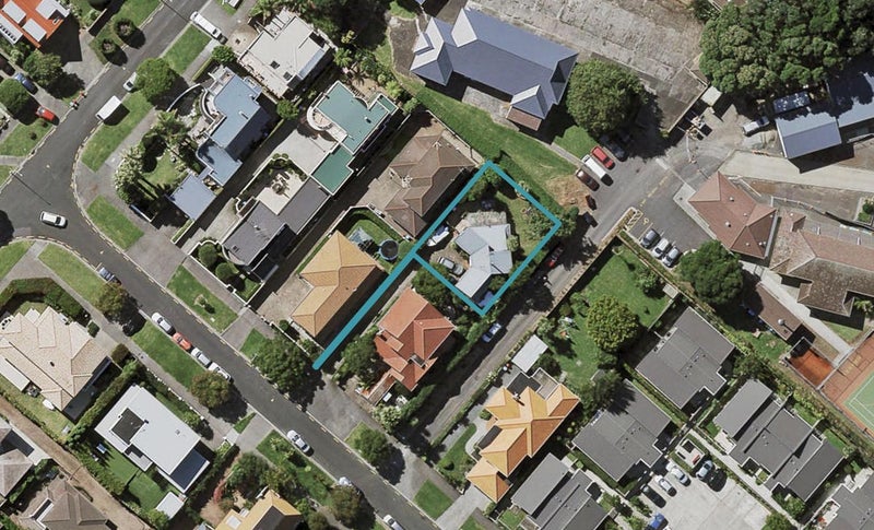 8A Ngaio Street, Orakei, Auckland - Carousel 1