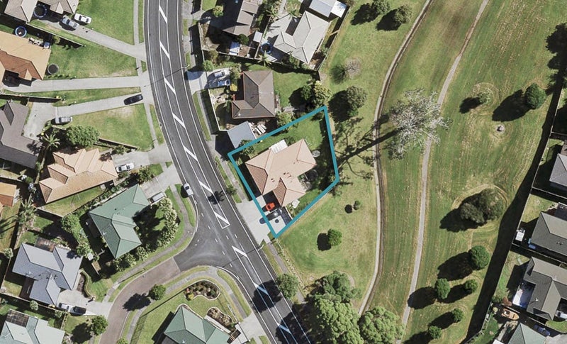 49 Etherton Drive, Weymouth, Auckland - Carousel 1