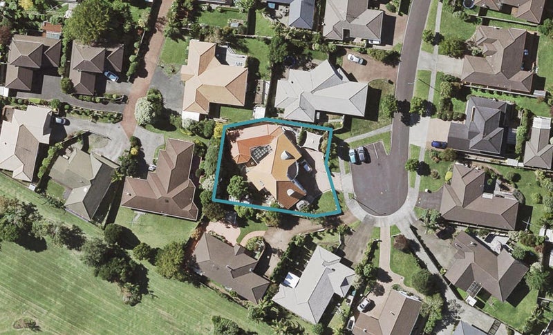 5 Campian Place, Golflands, Auckland - Carousel 1