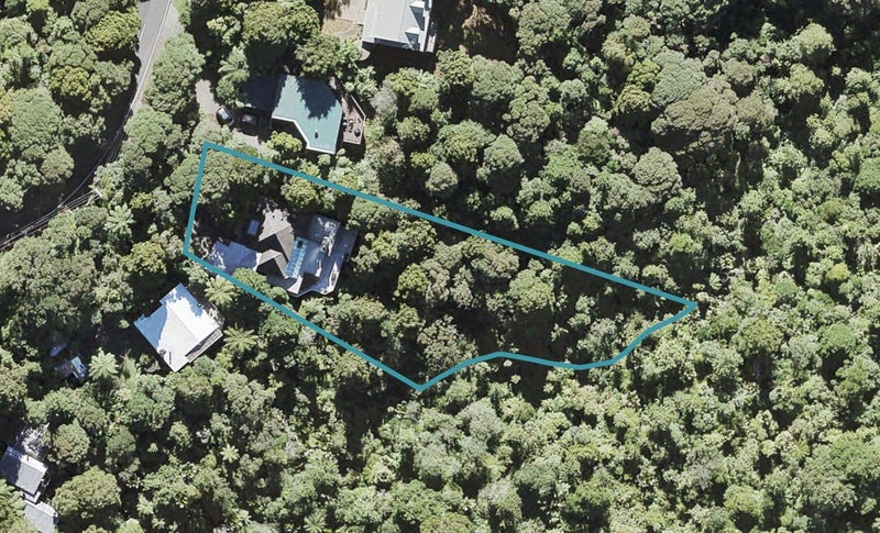 725 Scenic Drive, Henderson Valley, Auckland - Carousel 1