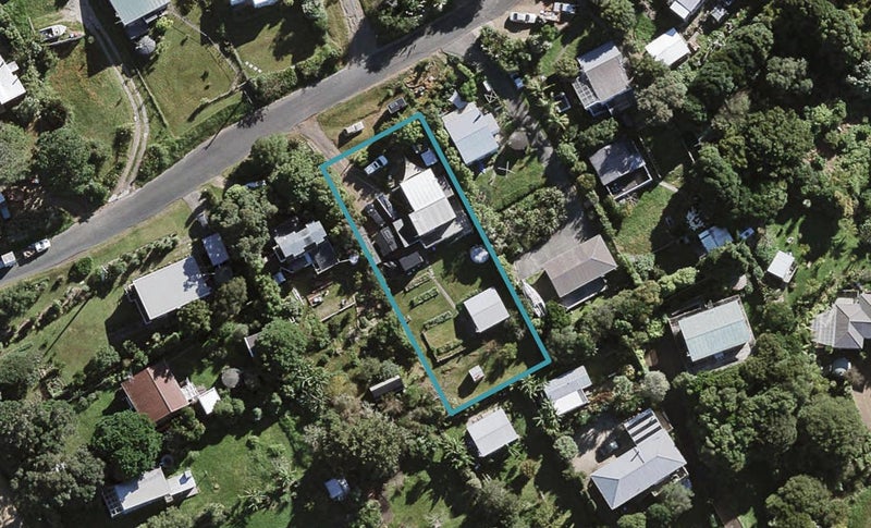 6 Wellington Road, Surfdale, Waiheke Island - Carousel 1