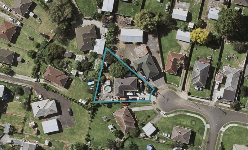 10 Matamata Place, Otara, Auckland - Carousel 1