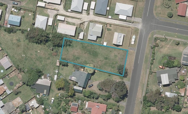 11 Waitai Street, Castlecliff, Whanganui - Carousel 1