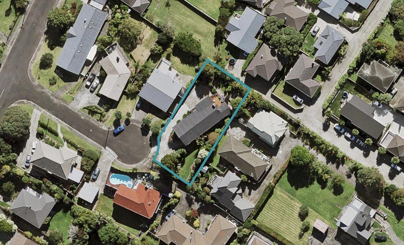 8 Goad Crescent, Hillsborough, Auckland - Carousel 1